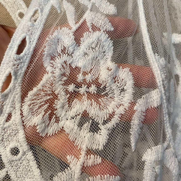 COPY - Women’s White Lace Embroidered Maxi Dress or Cover Up Medium Beautiful - Picture 5 of 16